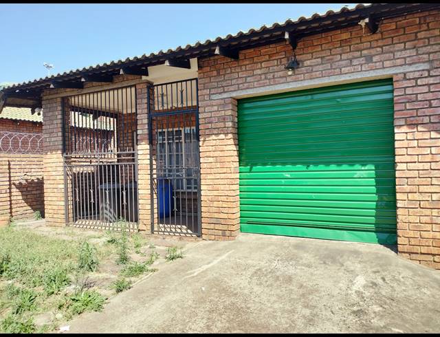 2 BEDROOM FREEHOLD FOR SALE IN WITBANK EXT 10